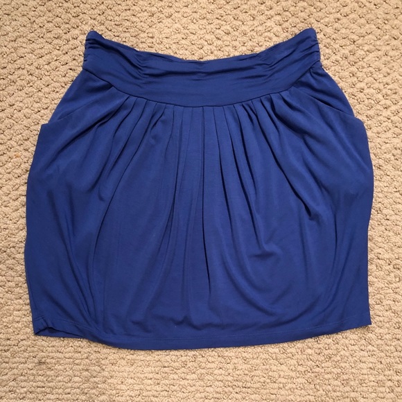 BCBG Maxazria // Purple Fitted Skirt - Picture 1 of 3